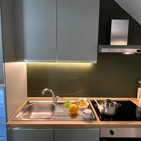 Emma Courtyard アパート *