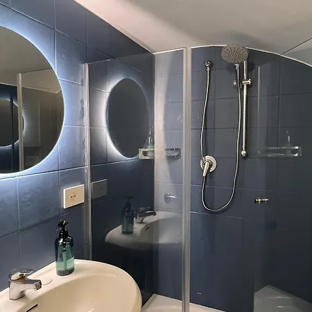 Emma Courtyard アパート *