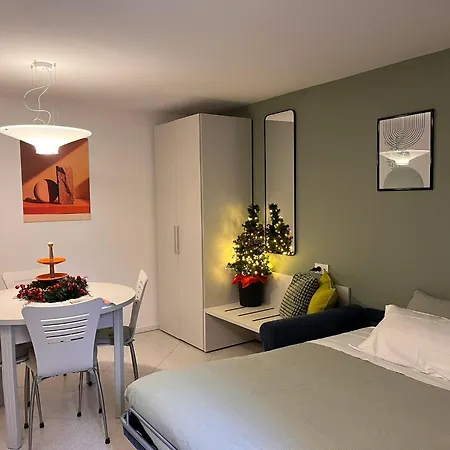 Emma Courtyard Apartment