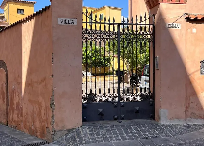 Emma Courtyard * Vico Equense